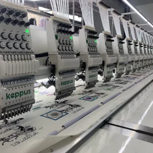 thêu chữ trên phụ kiện